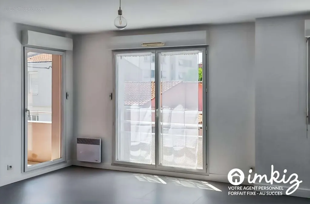 Pièces - Appartement Traversant avec Garage à Rezé