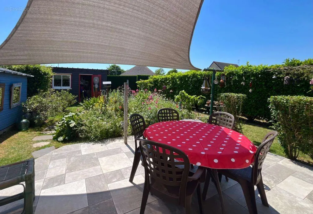 Terrace - Charming House with Balcony in Argences Centre