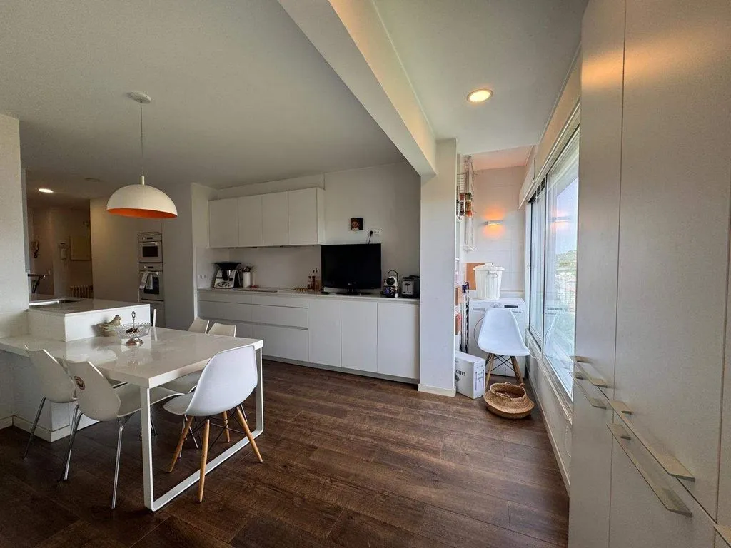 Dining Room - Luxury Flat with Pool on Arroyofresno Street, Madrid