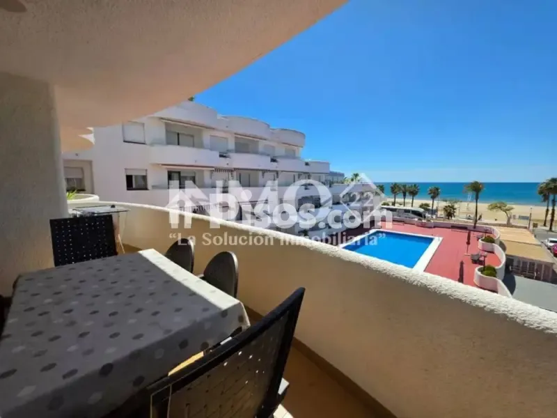 Rõdu - Seafront Apartment with Pool in Cambrils
