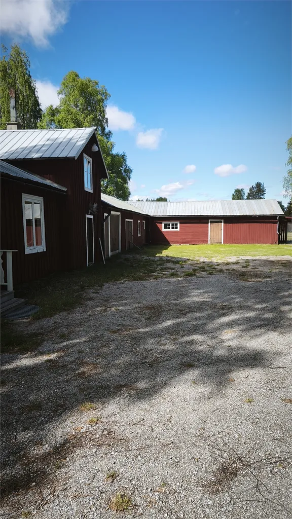 Välivaade - Charming Red Cottage with Garden in Junsele
