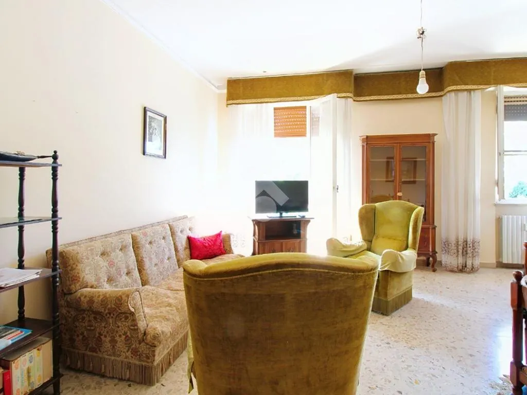 Séjour - Spacious 4-Bedroom Apartment with Garage in Pisa
