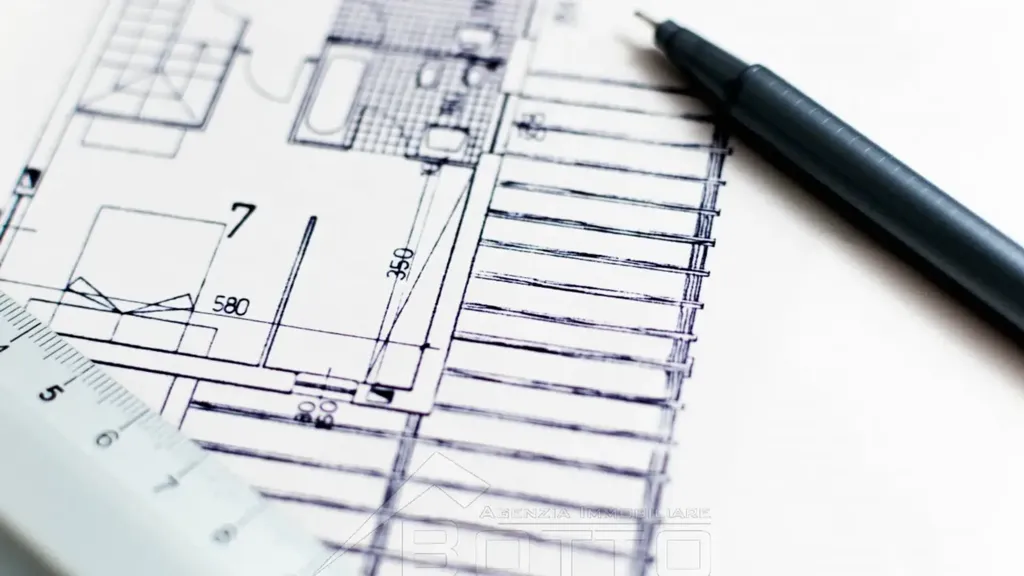 Plan - Rustic Villa with Garden in Grignasco
