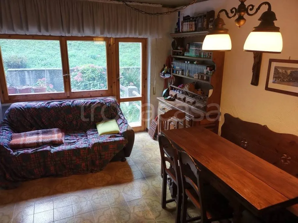 Söögituba - Apartment with Private Garden in Viola
