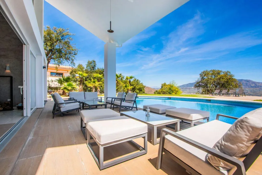 Bassein - Luxurious Villa with Mountain Views in Ojén