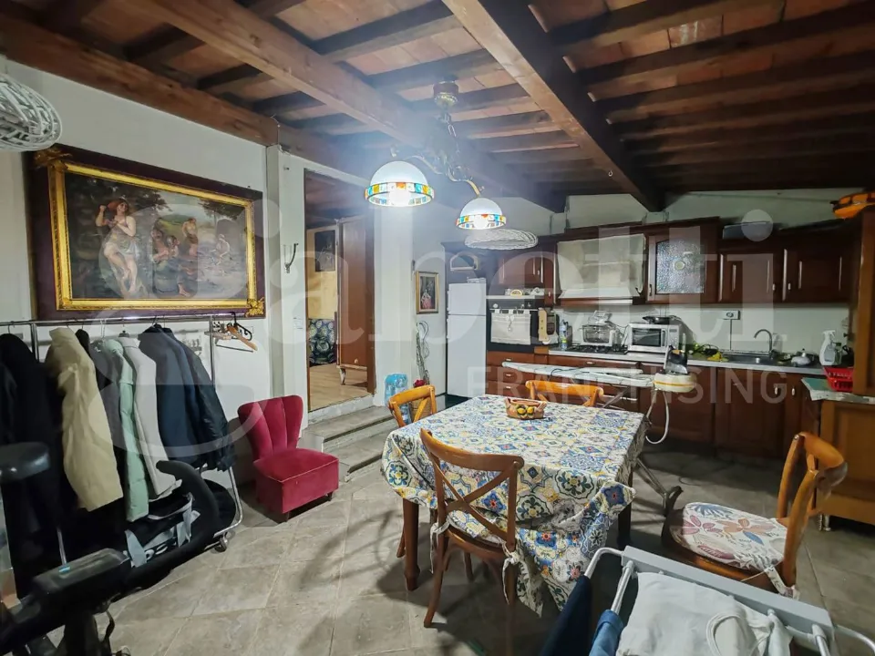 Söögituba - Rustic House with Garden in Collesalvetti