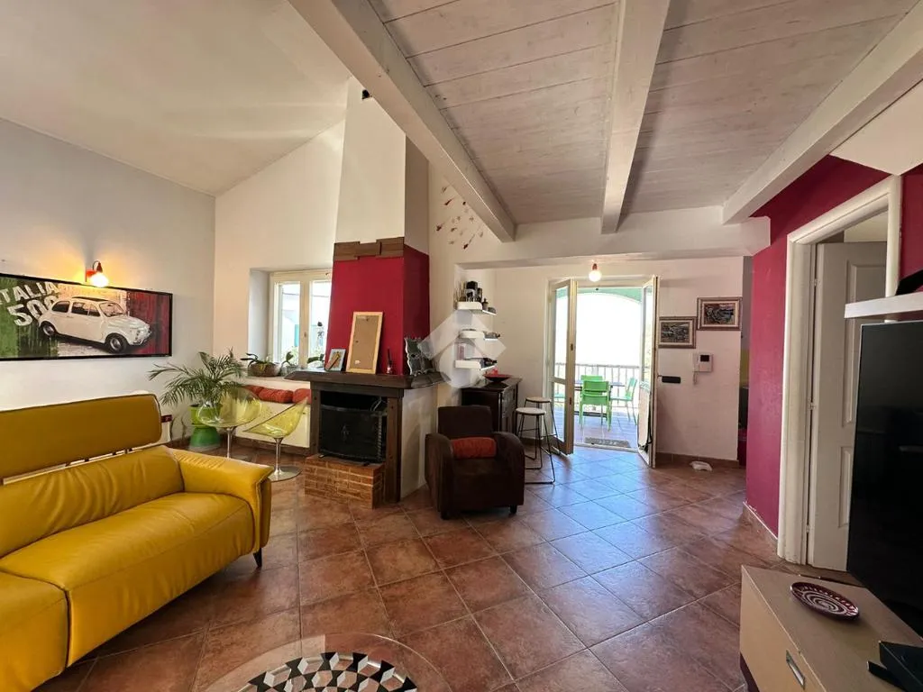 Elutuba - Bifamiliar Villa with Sea View in Crotone