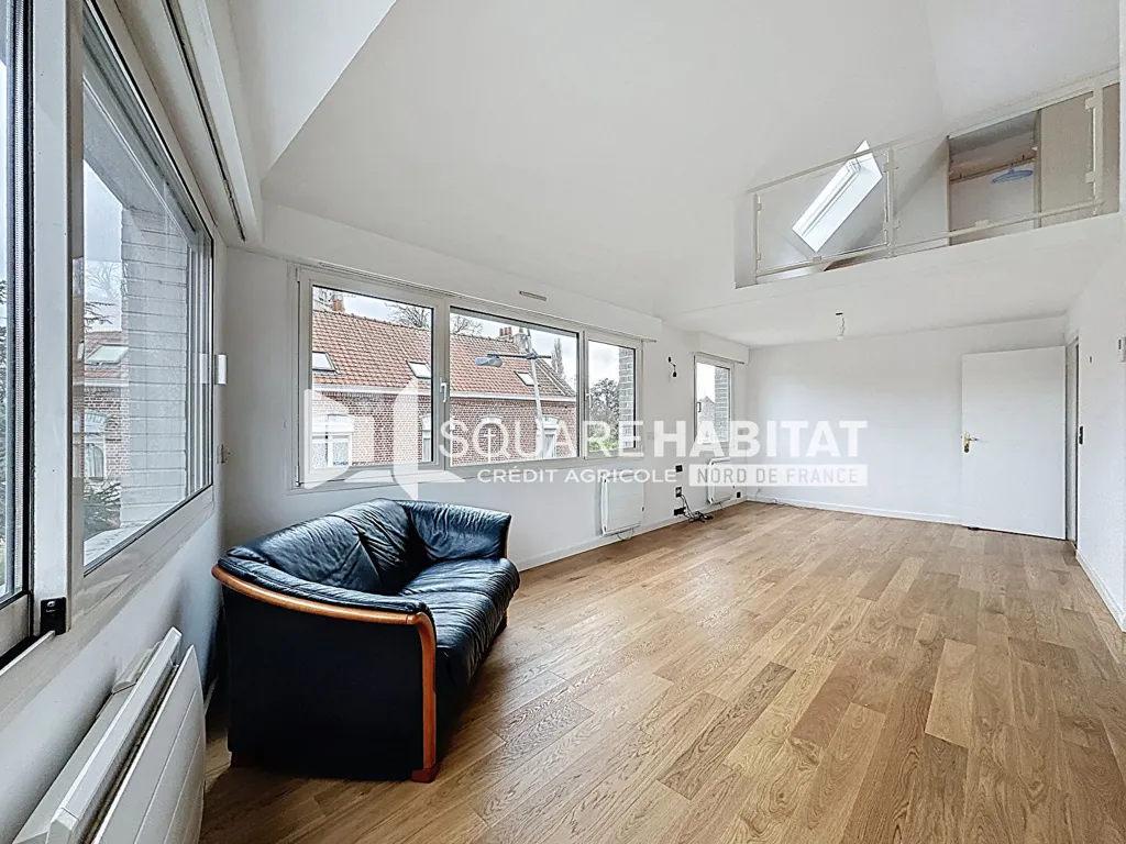 Elutuba - Charming 3-Bed Flat with Veranda in Ronchin