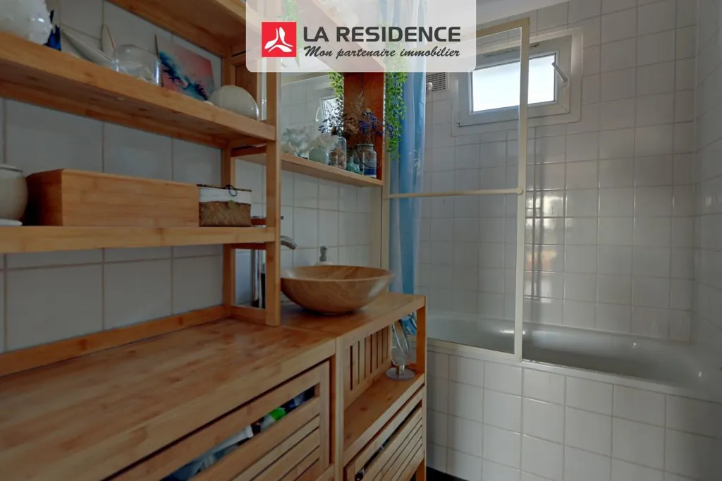 Vannitoad - Renovated 2-Bed Flat with Balcony in Beauchamp