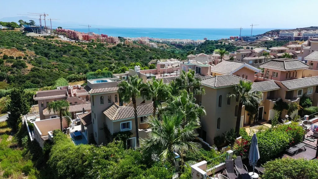 Vue aérienne - Refurbished Semi-Detached with Pool in La Duquesa