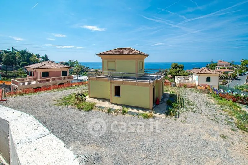 Esterno - Villa with Balcony in Ospedaletti