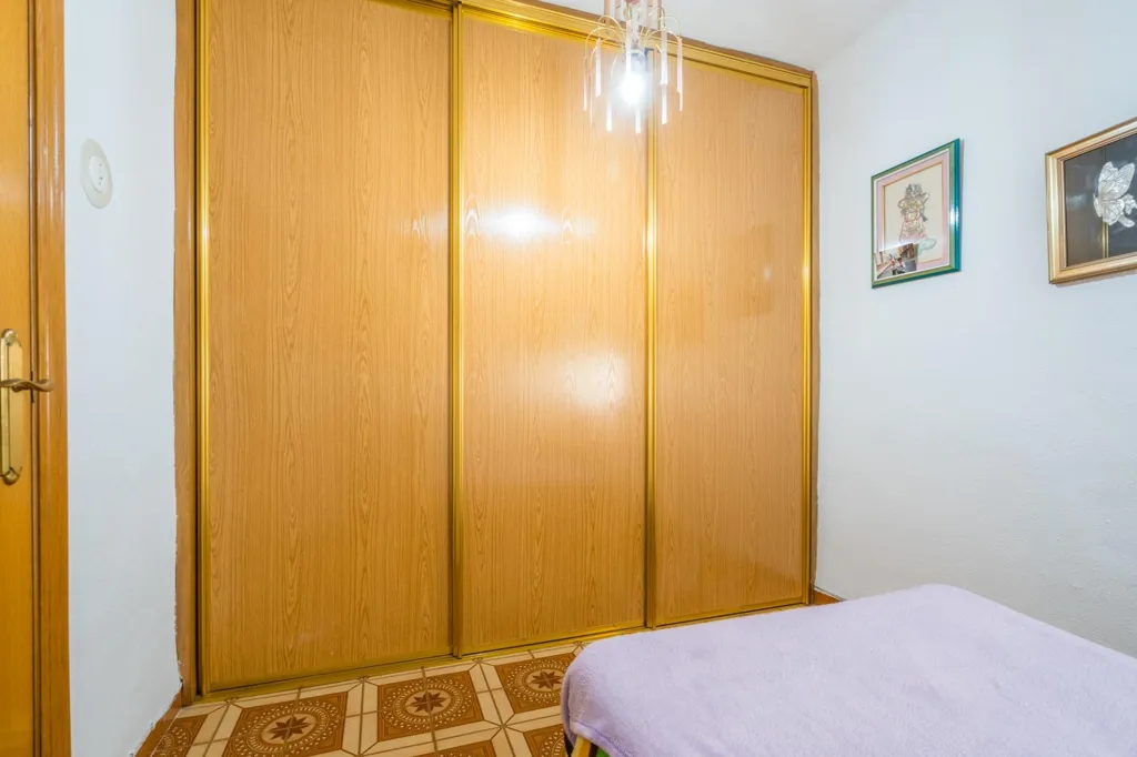 Chambres - Apartment with Pool in Els Orriols, Valencia
