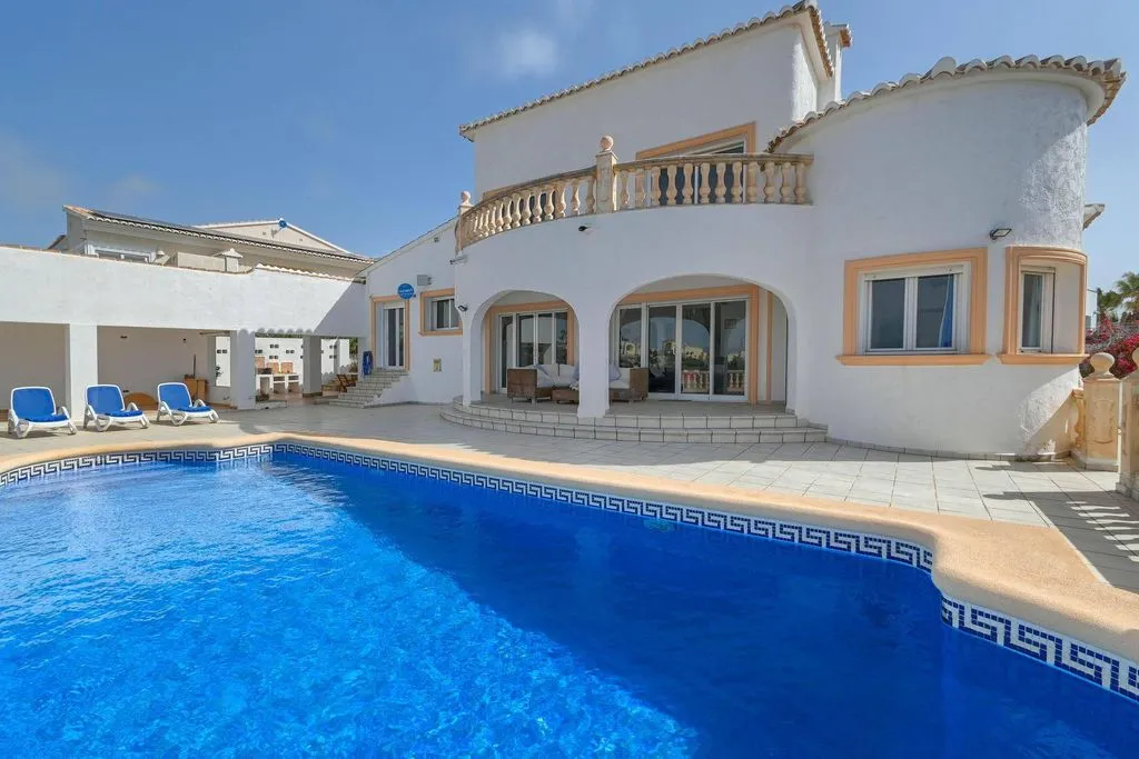 Piscine - Luxury Villa with Sea Views in Benitachell