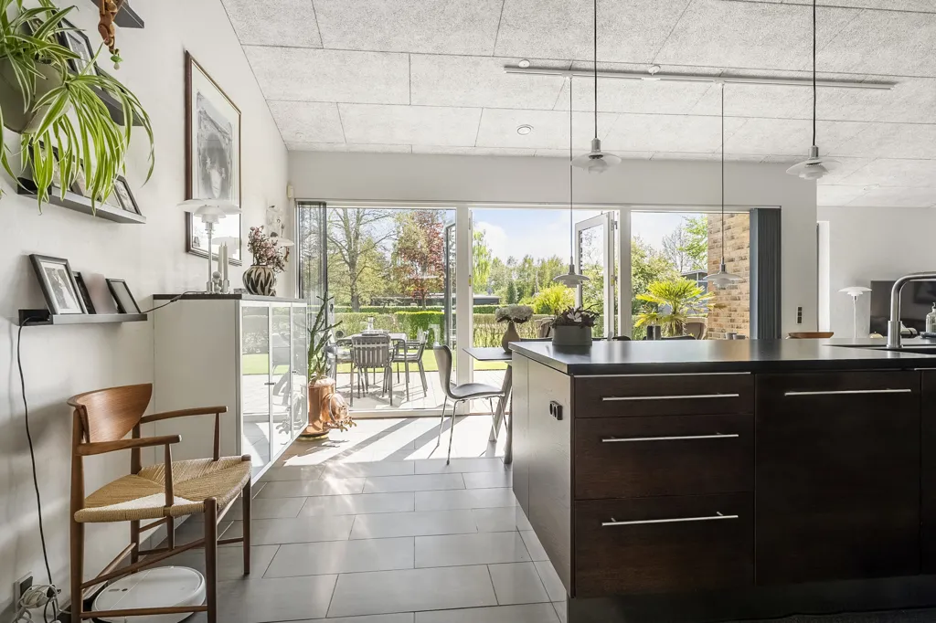 Kitchen - Modern Luxury Villa with Spa in Juelsminde