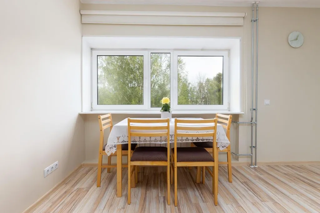 Dining Room - Renovated Apartment with Internet in Saku