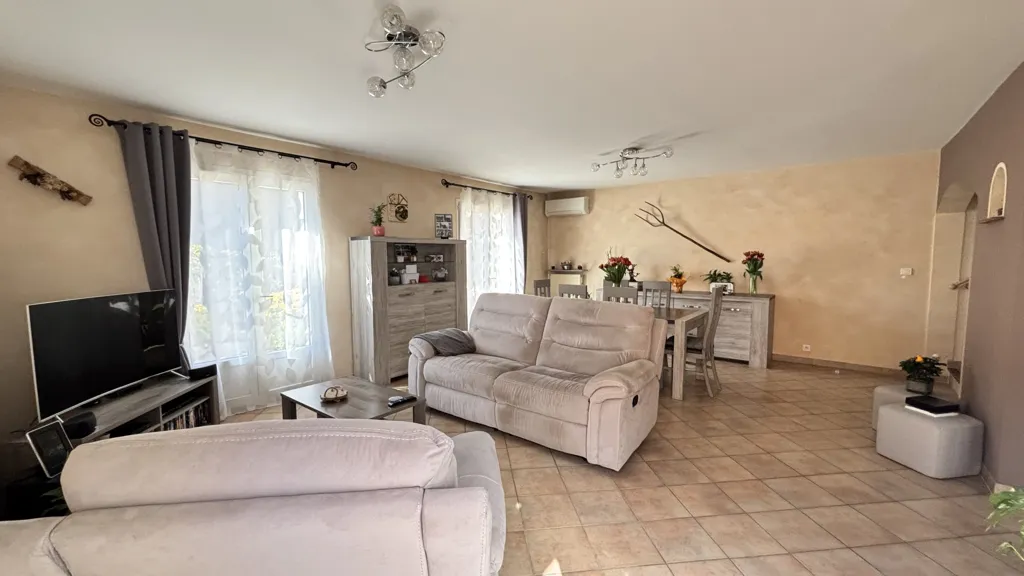 Séjour - Villa avec Terrasse Sud au Cœur de Morières