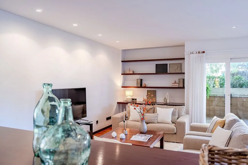 Elutuba - Apartment with Pool in Les Lloses Urbanisation