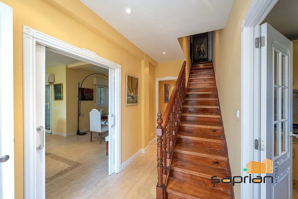 Toad - Chalet with Pool and Terrace in Robledo de Chavela