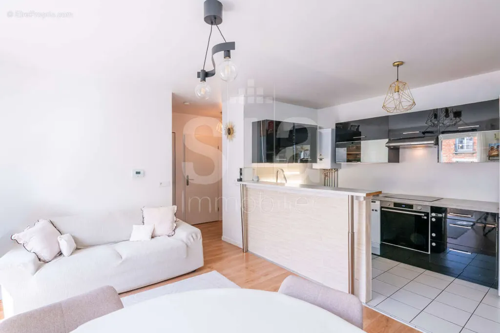 Elutuba - 3-Bed Flat with Parking in Lilas