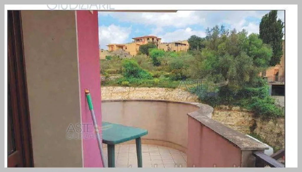 Rõdu - Apartment with Balcony and Terrace in Modica