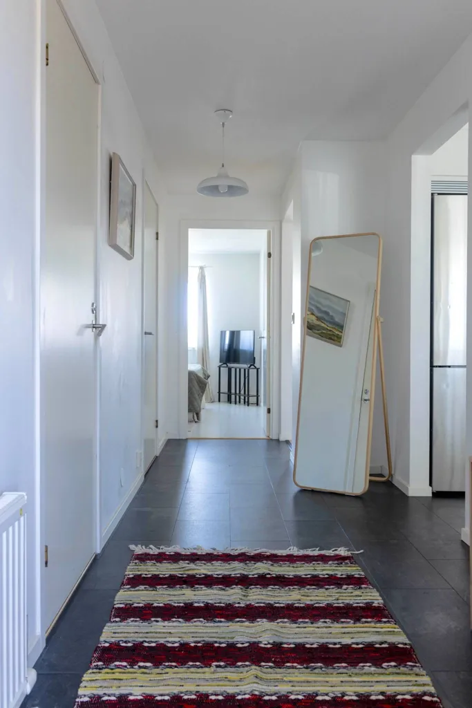 Ingresso - Apartment with South-West Balcony in Central Lagan