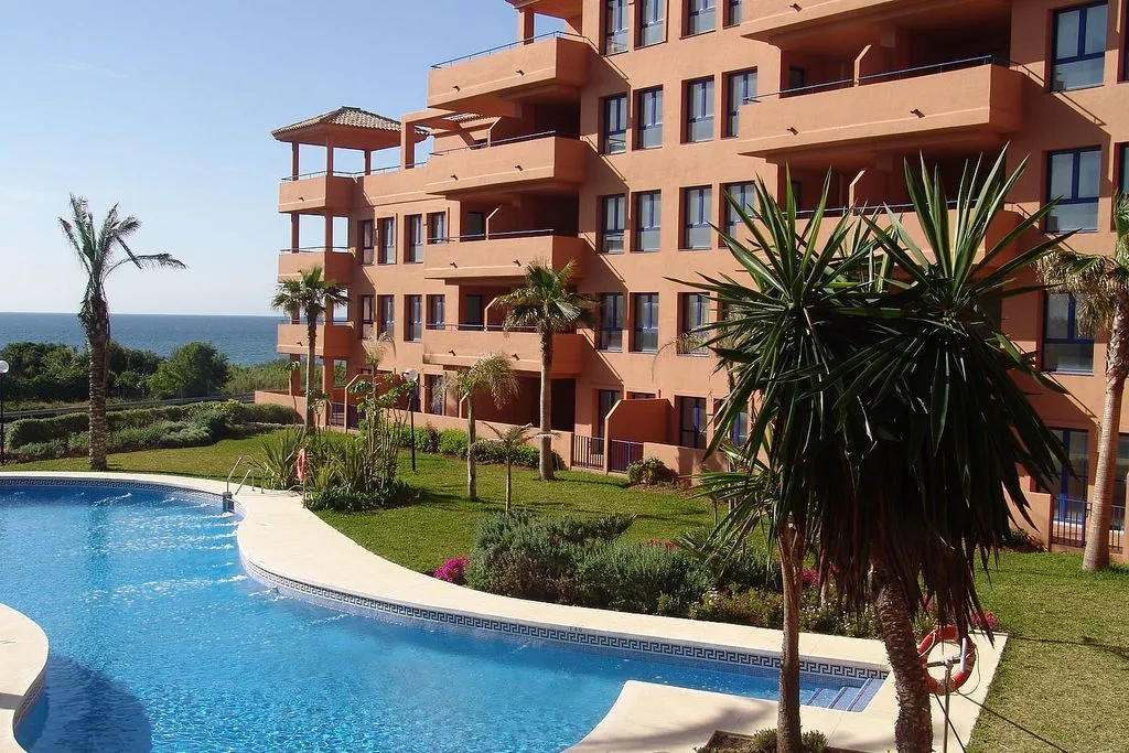 Bassein - Apartment with Sea View and Pool in Manilva
