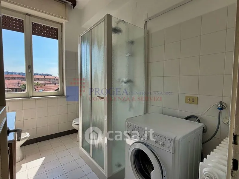 Salles de bain - Trilocale with Balcony in Bergamo