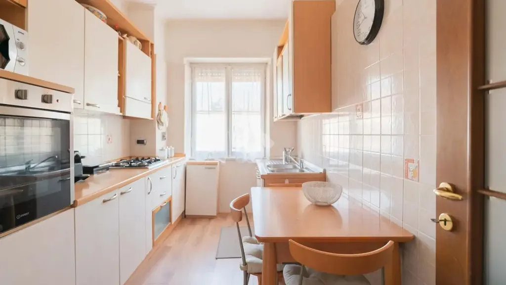 Cuisine - Apartment with Triple Exposure in Rome