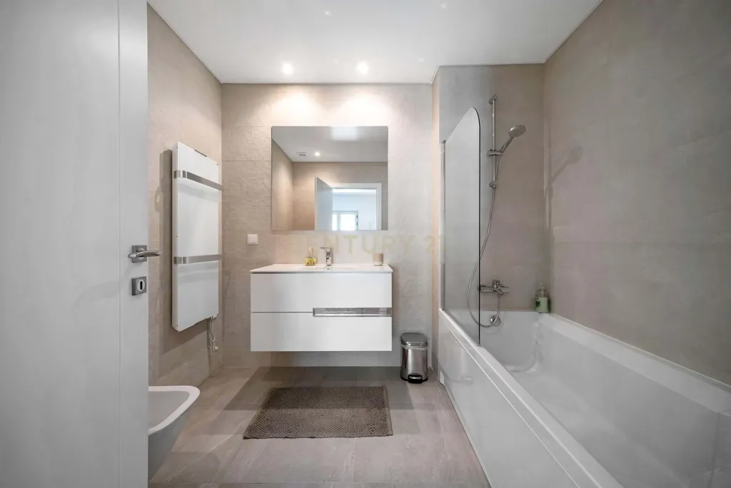 Bathrooms - Modern Apartment with Sea View in Albufeira