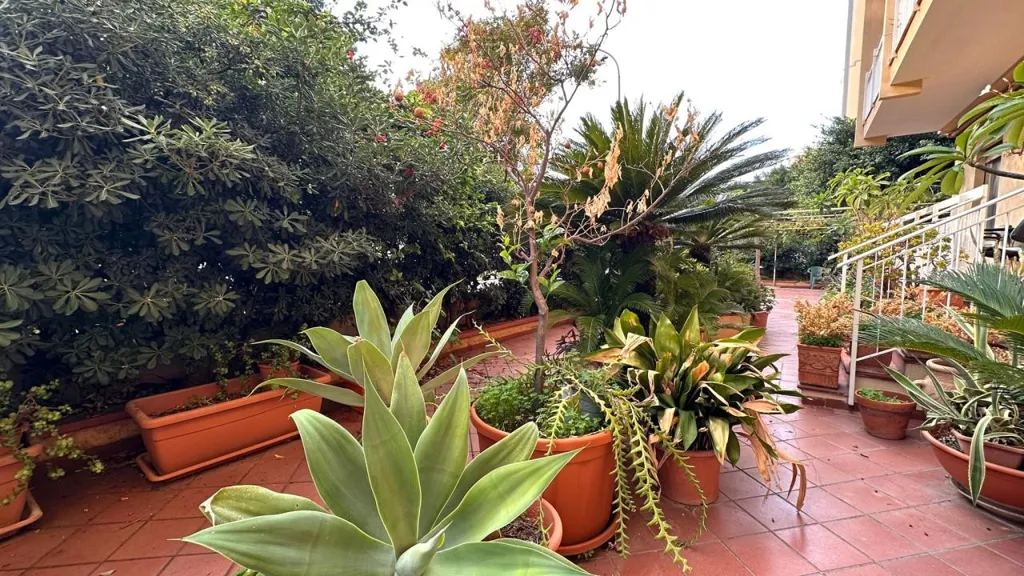 Terrasse - Spacious Apartment with Private Garden in Palermo