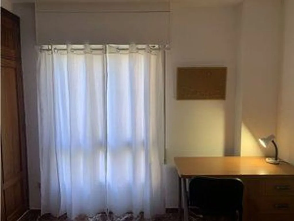 Bureau - Furnished Flat with Balcony in Granada
