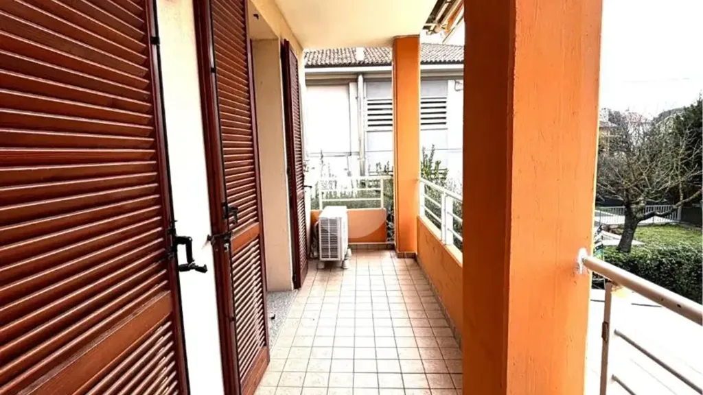 Rõdu - 3-Bedroom Apartment with Balcony in Fano