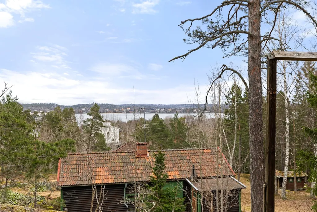 Jardin - Plot with Sea View in Tyresö Strand