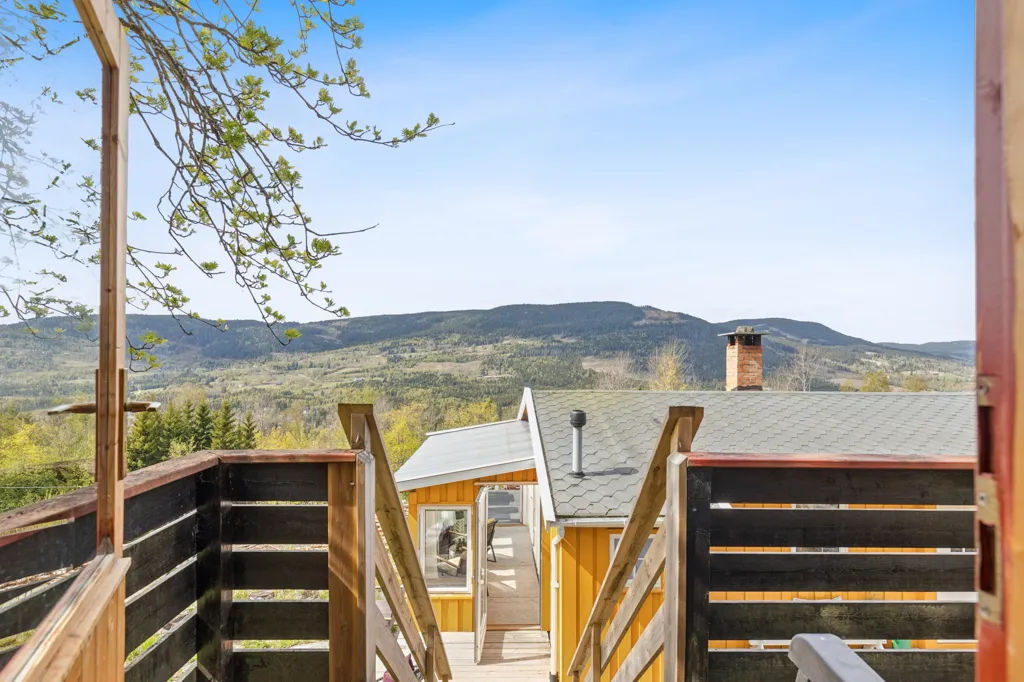 Balcony - Charming Cottage with Ski Access in Hurdal