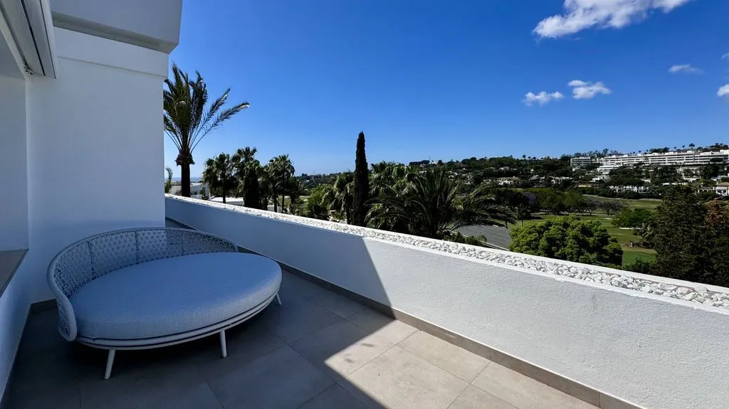 Rõdu - Penthouse with Golf Course Views in Marbella