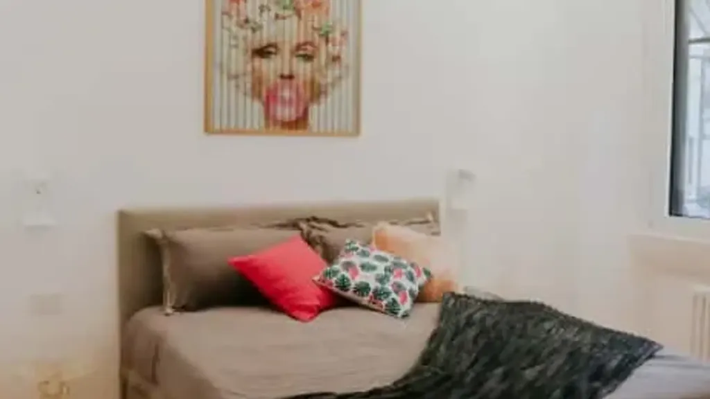 Magamistoad - Modern Studio with Design Elements in Milan
