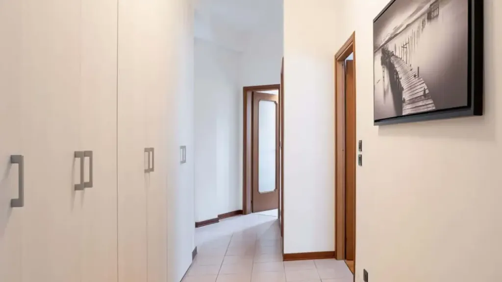 hallway_entrance