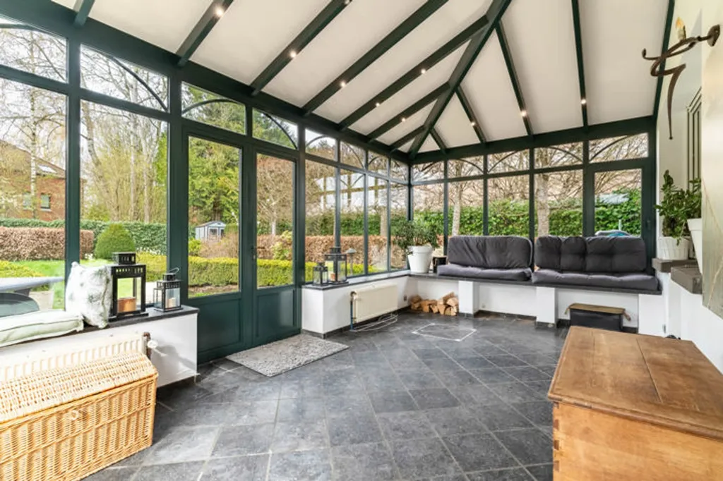 Terrass - Villa with Terrace in Waterloo