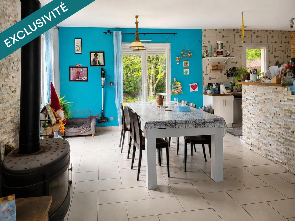 Salle à manger - Maison avec Grand Jardin Arboré près de Pluvigner