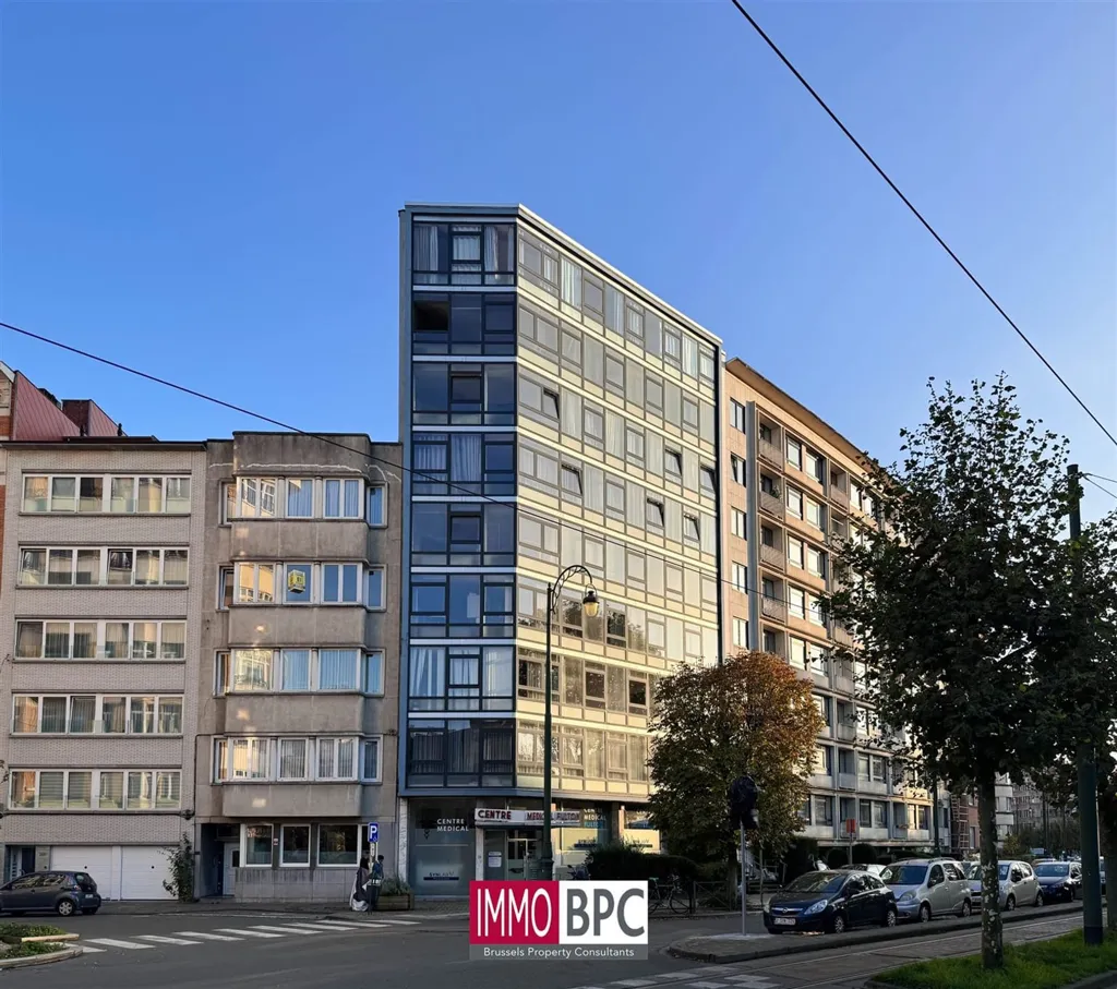 Extérieur - Espace de Bureau avec Luminosité Naturelle à Molenbeek-Saint-Jean