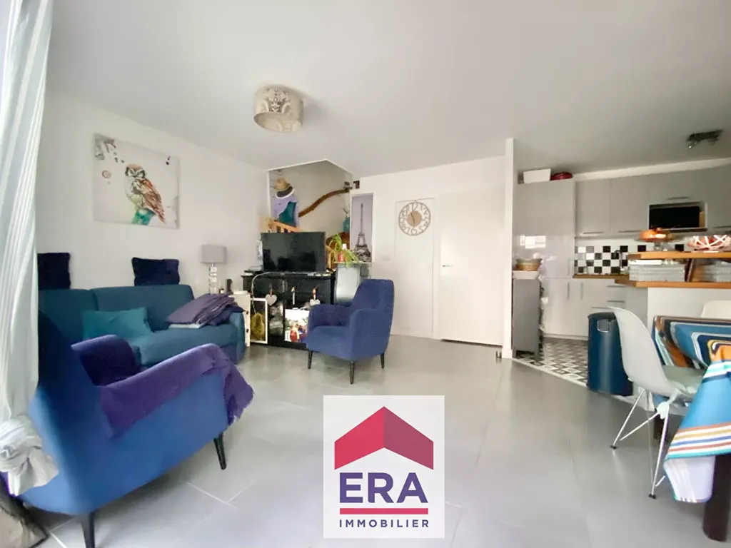 Living Room - Duplex with Balcony and Garden in Sartrouville