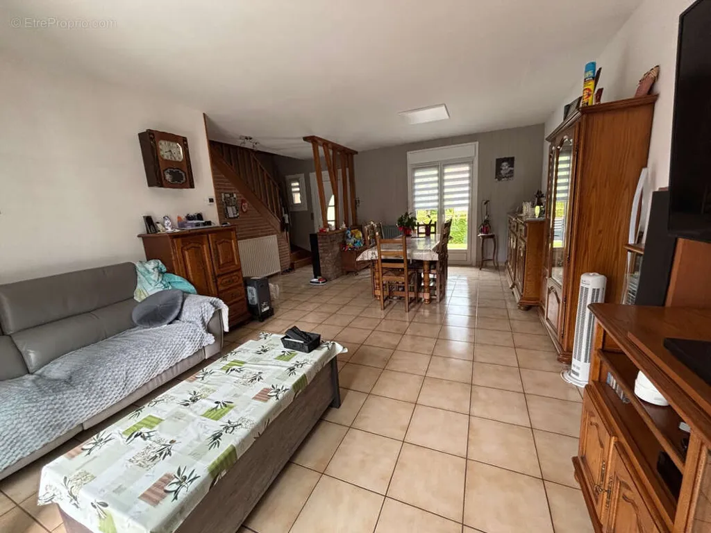 Séjour - Pavillon avec Jardin et Balcon dans un Quartier Calme