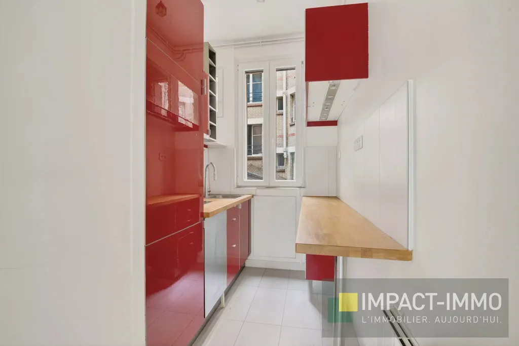 Cucina - 3-Piece Flat with View in Bécon