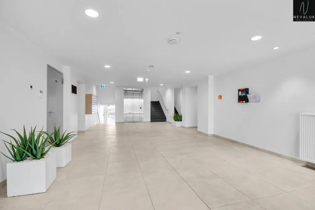 hallway_entrance