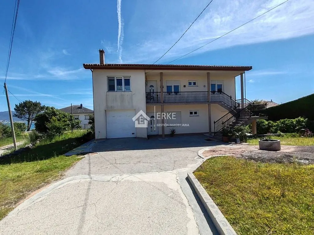 Exterior - Apartment with Sea and Mountain Views in Carnota