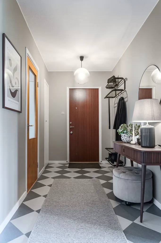 Entrée - Renovated Apartment with Balcony in Mjölkudden