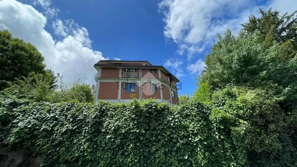 Extérieur - Armed 2-Bedroom Apartment with Balcony in Atripalda