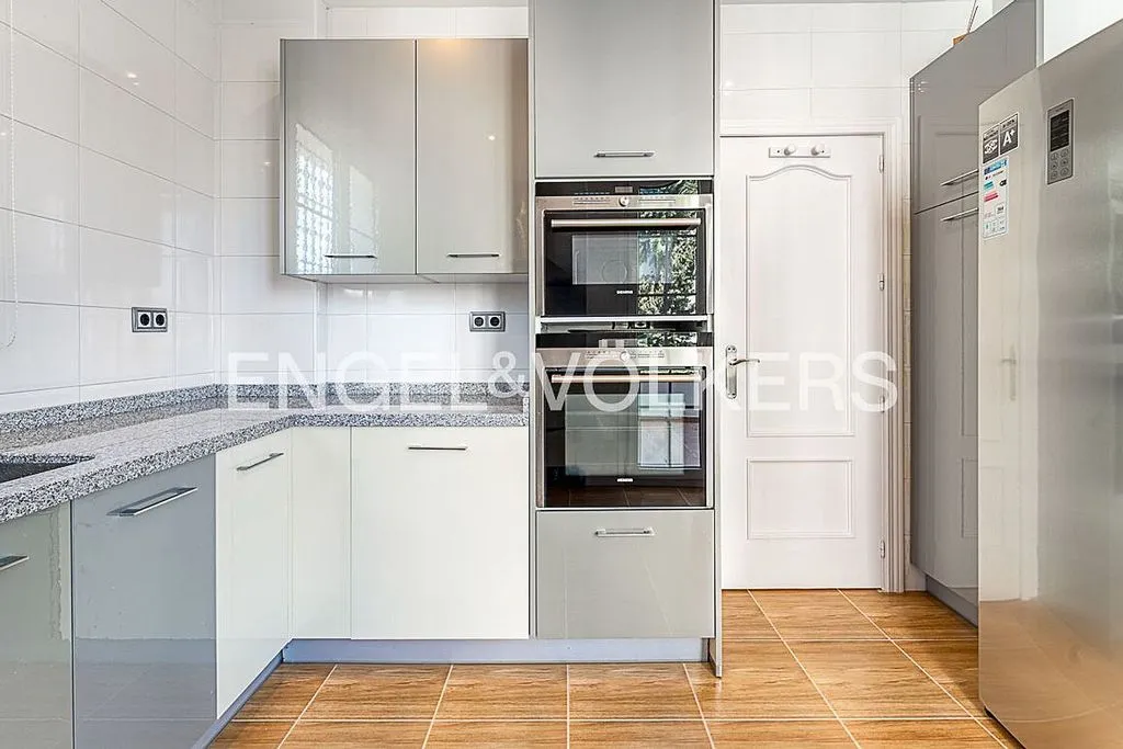 Köök - Villa with Pool and Sea Views in Estepona