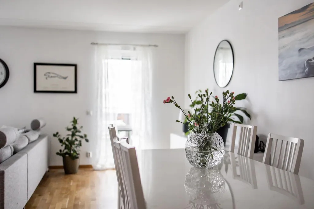 Söögituba - Apartment with South-Facing Balcony in Åbrodden