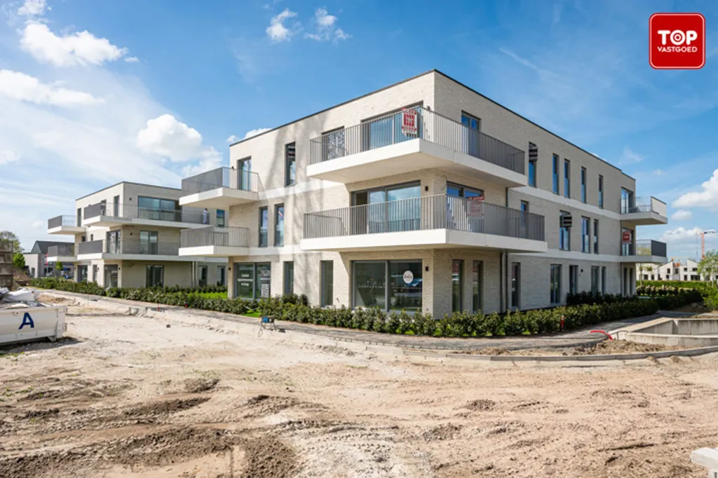 Esterno - Light-Filled New Build Apartment with Terrace in Evergem